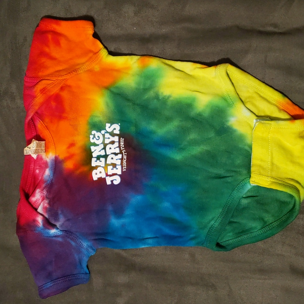 Ben & Jerry's Onesie never worn (6mo)